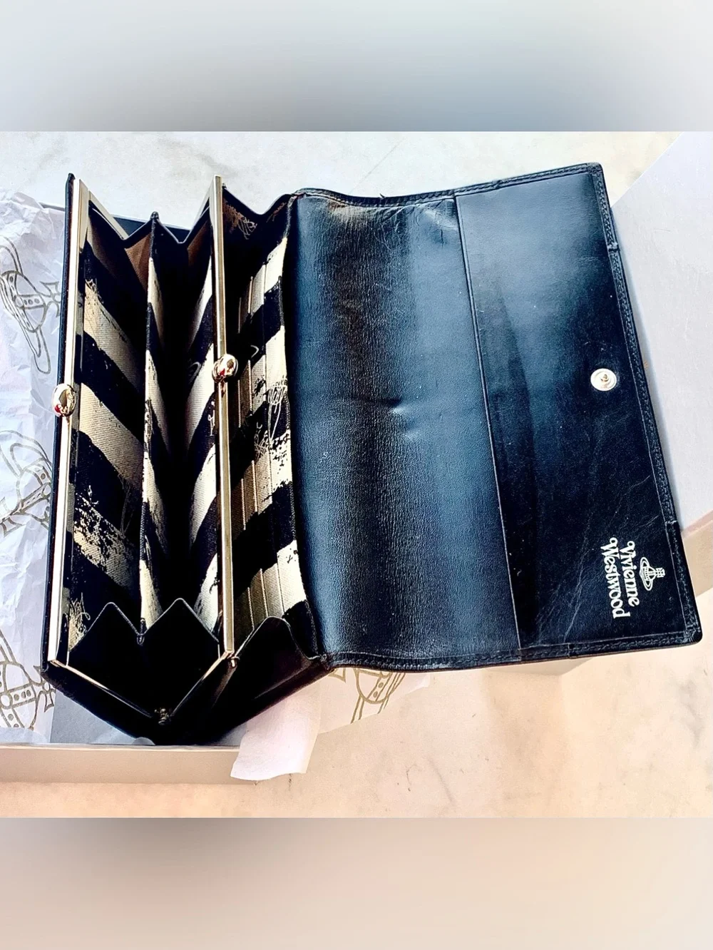 VIVIENNE WESTWOOD EXECUTIVE CLASP Black Leather LONG Wallet SILVER ORB STRIPE